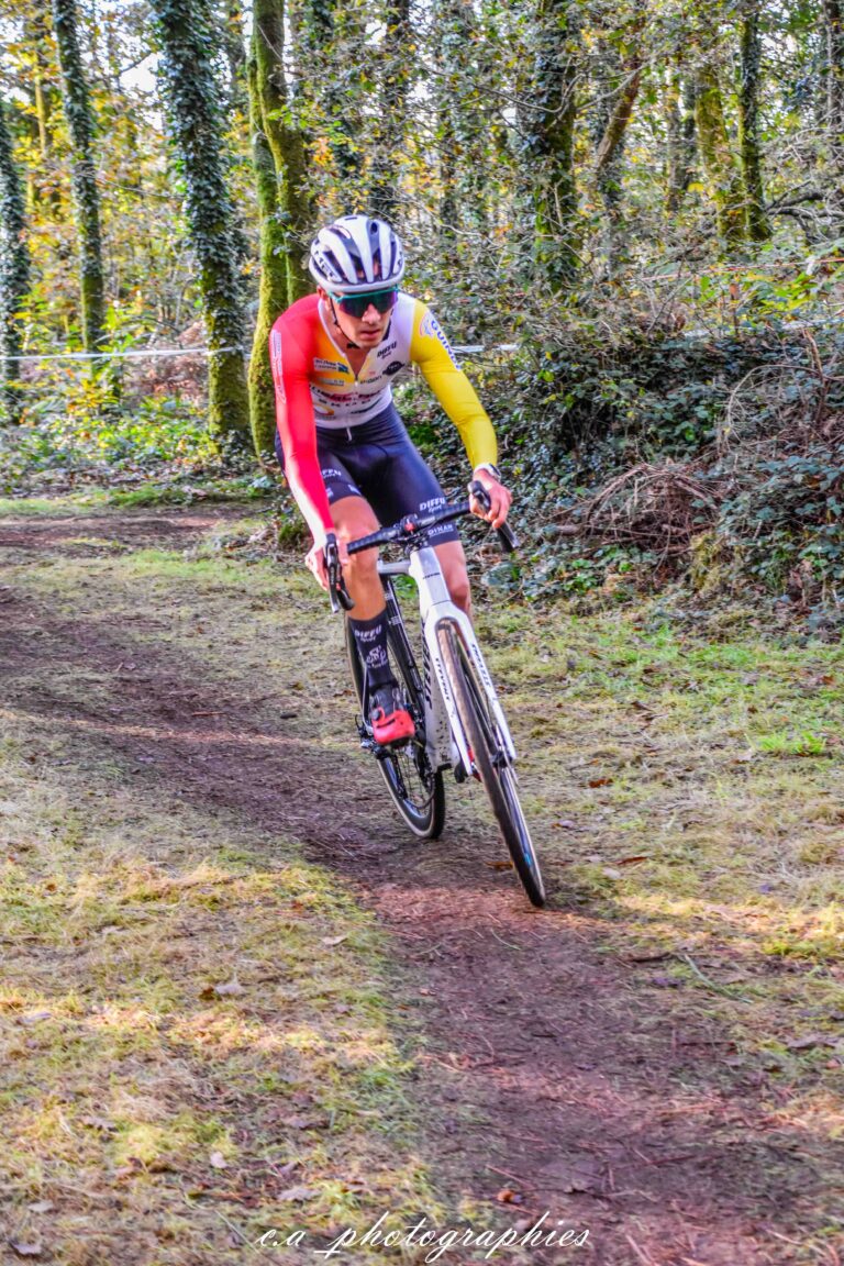 Cyclo-cross-baud-58-sur-331-1.jpg