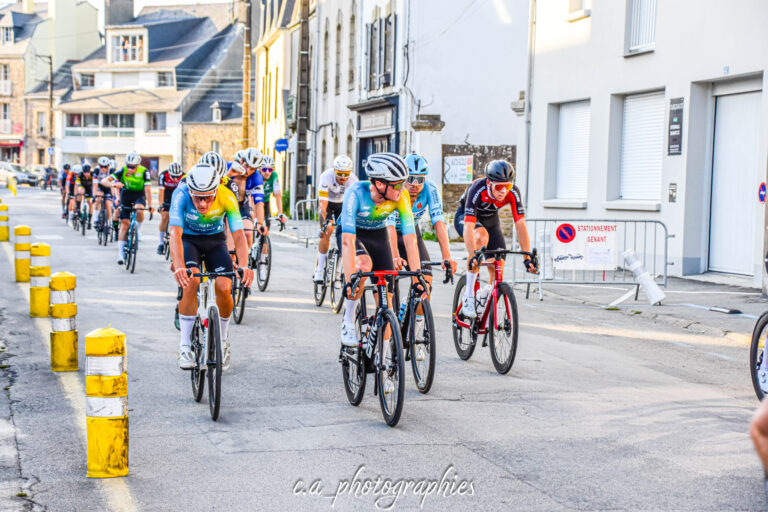 Criterium-auray-filles-et-gars-320.jpg