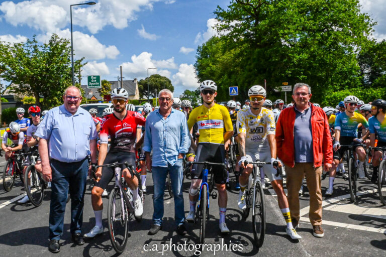 trophee-plumelin-100-sur-737.jpg